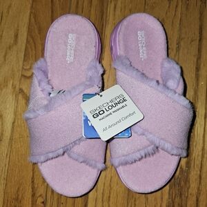 Skechers GO Lounge Light Pink Fuzzy Slippers